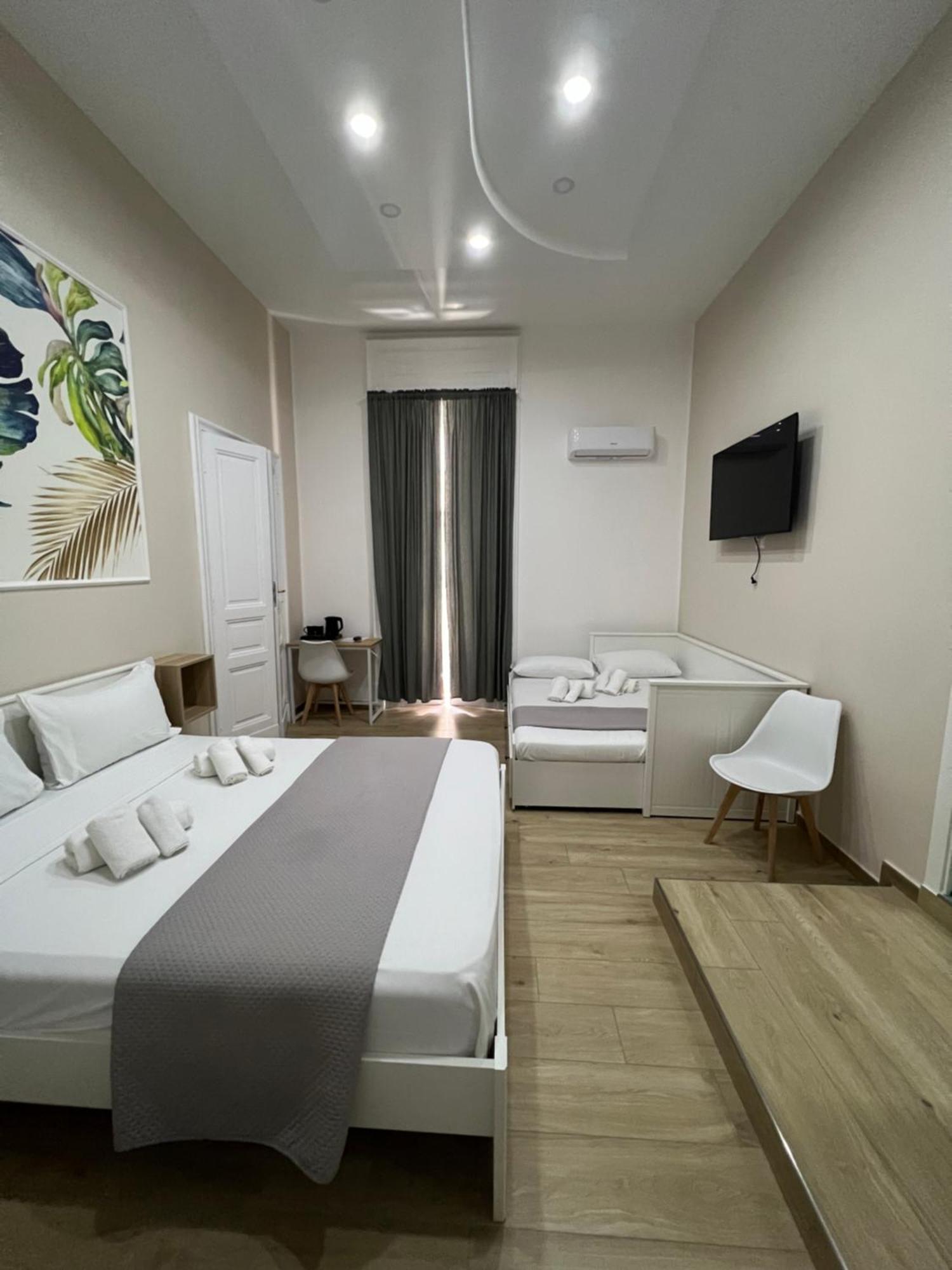 Vpm Rooms Central Train Station Naples Exterior photo