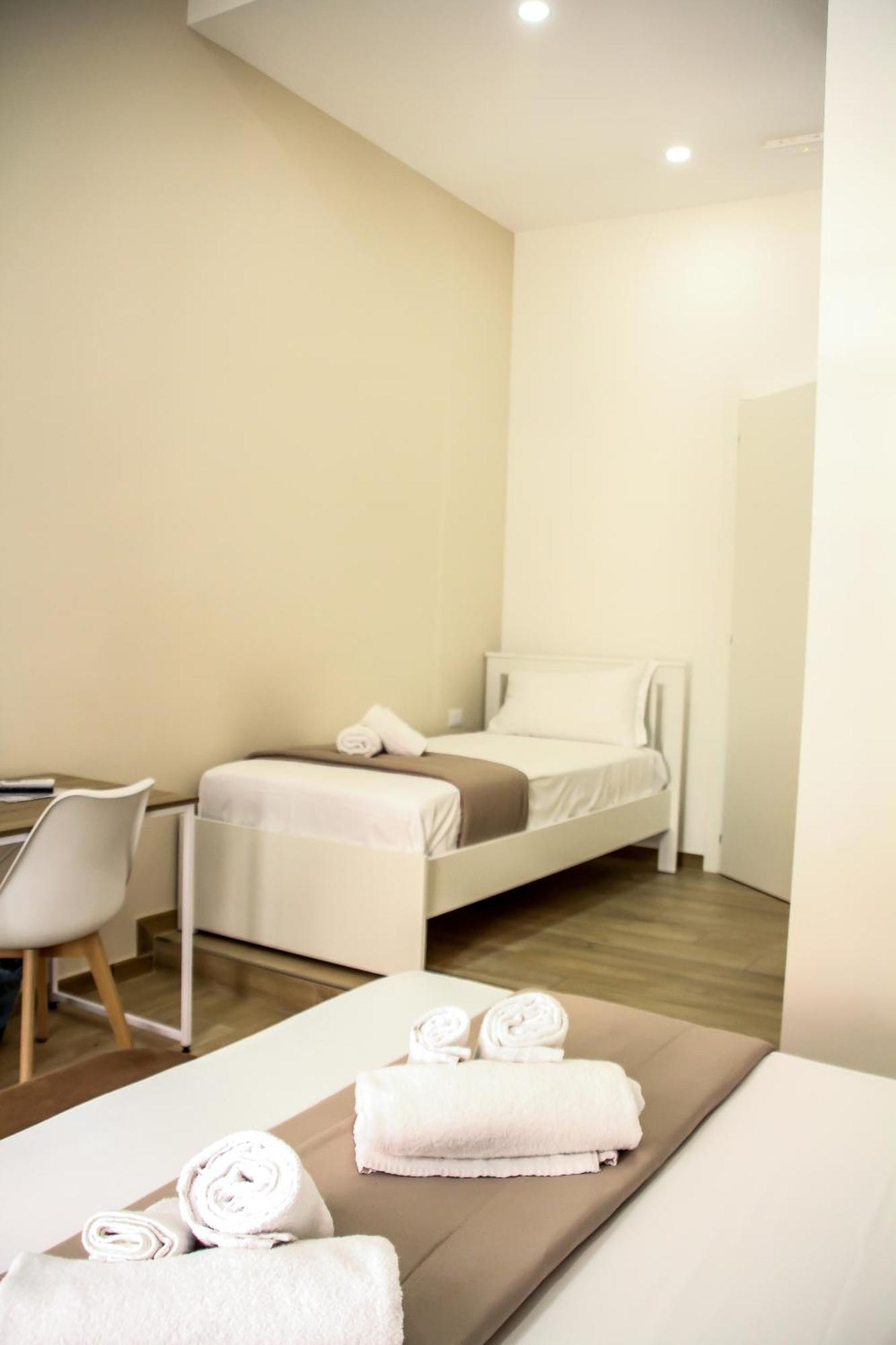 Vpm Rooms Central Train Station Naples Exterior photo