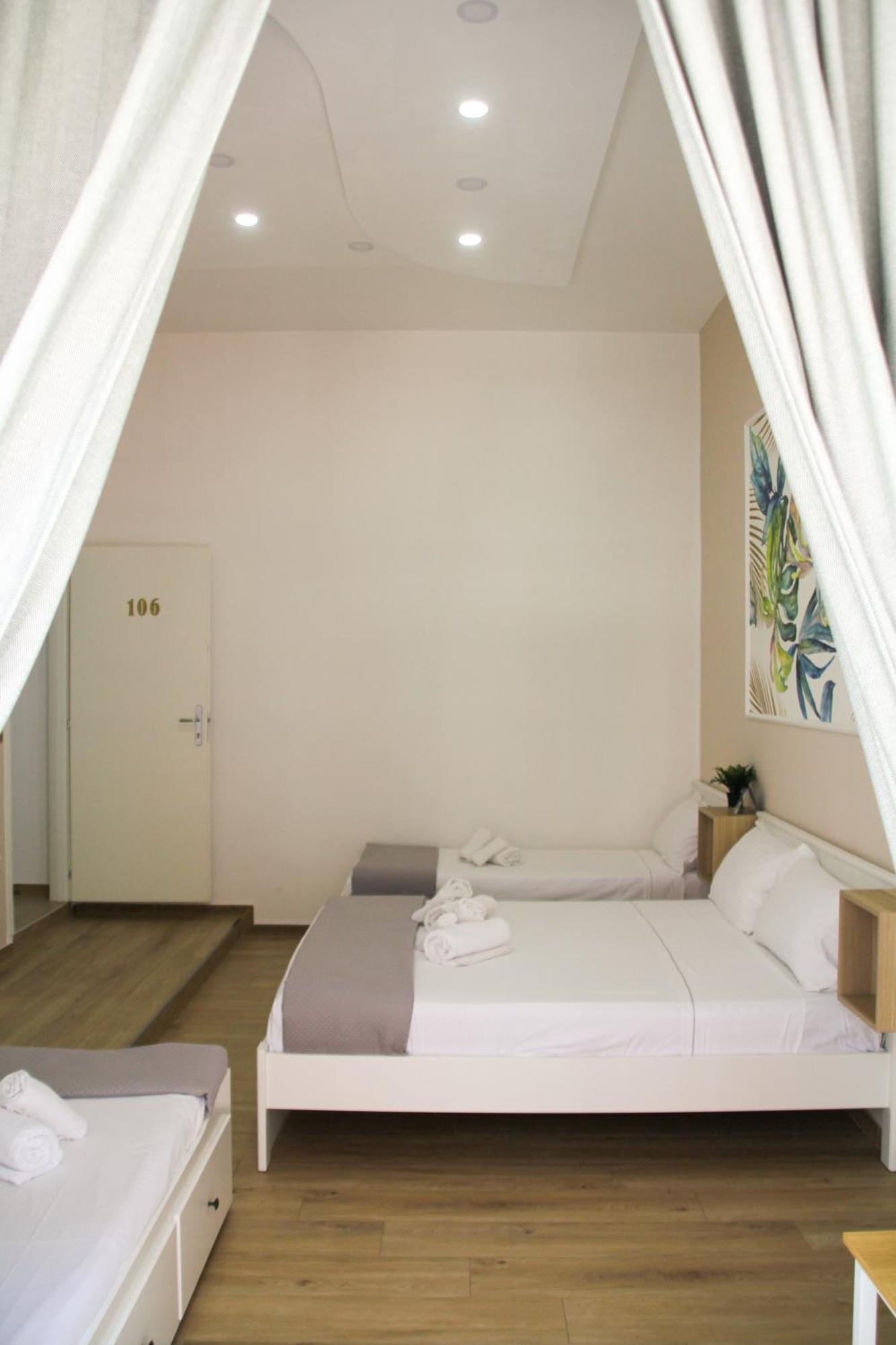 Vpm Rooms Central Train Station Naples Exterior photo